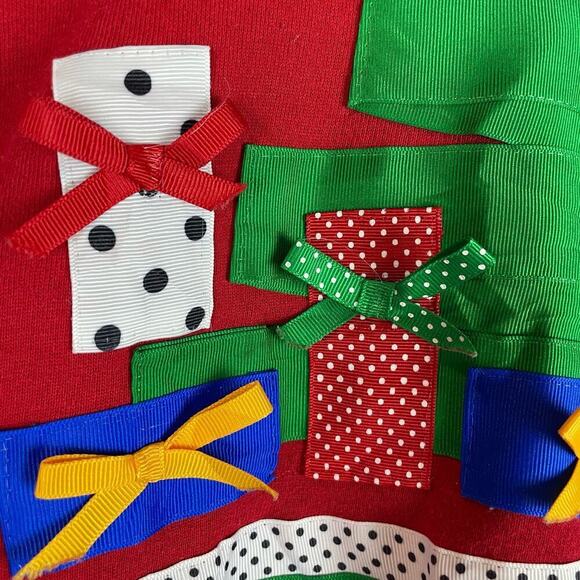 Vintage Christmas turtleneck sweatshirt Christmas tree gift ribbon design - Picture 5 of 8